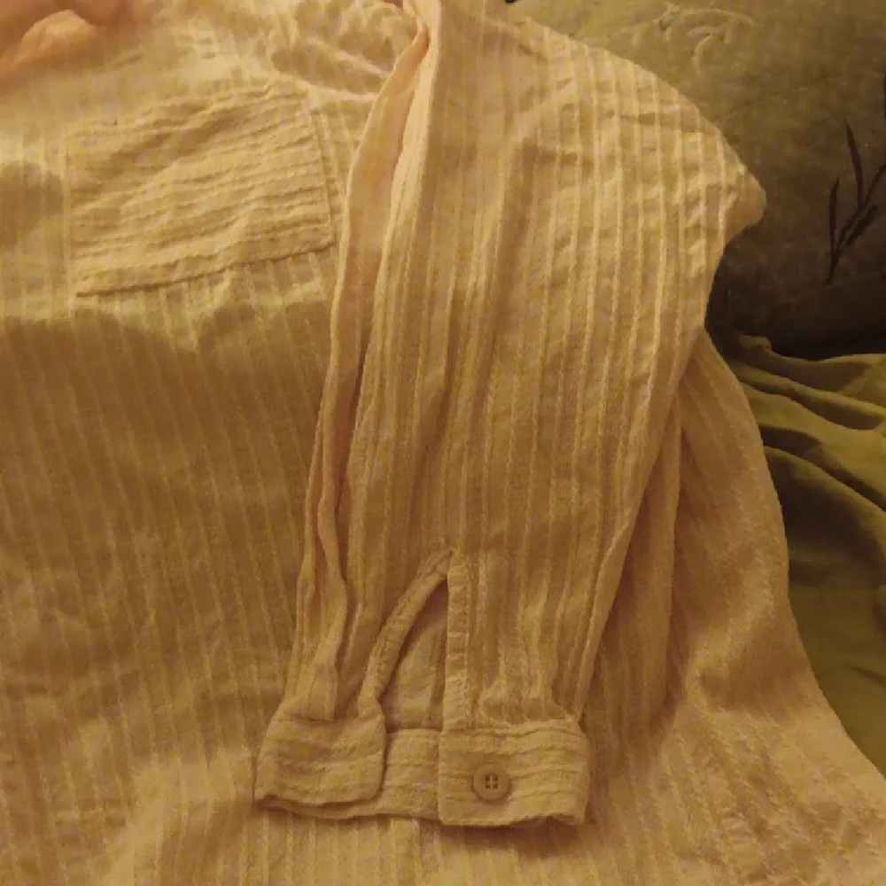 Textured Button-Up Shirt - Picture 6 of 6